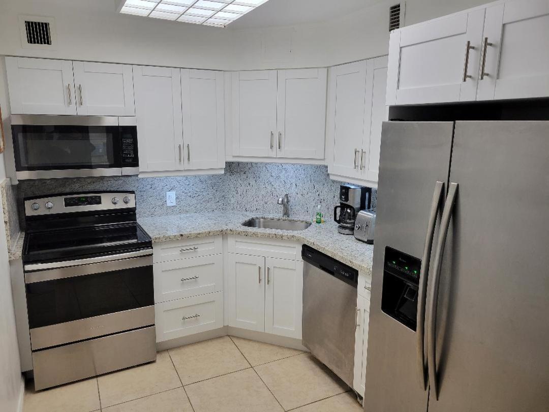 2 Bedroom 2 Bath Beachfront Condo On Miami Beach Millionaire Row المظهر الخارجي الصورة